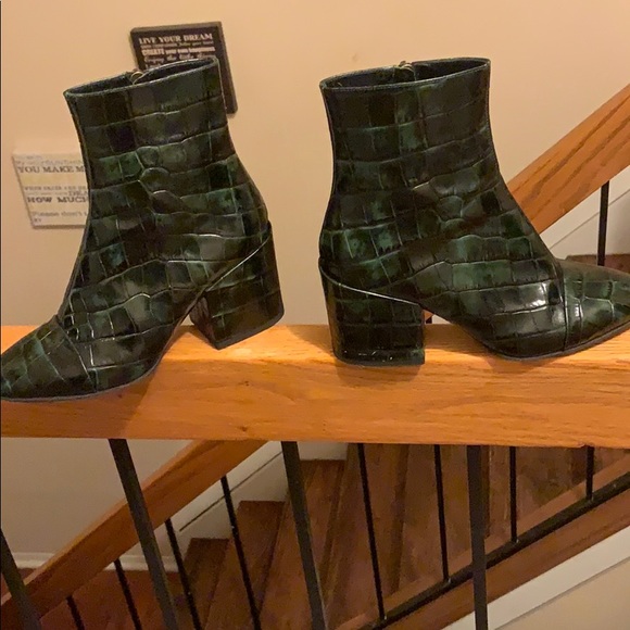 Dries Van Noten - Picture 2 of 4